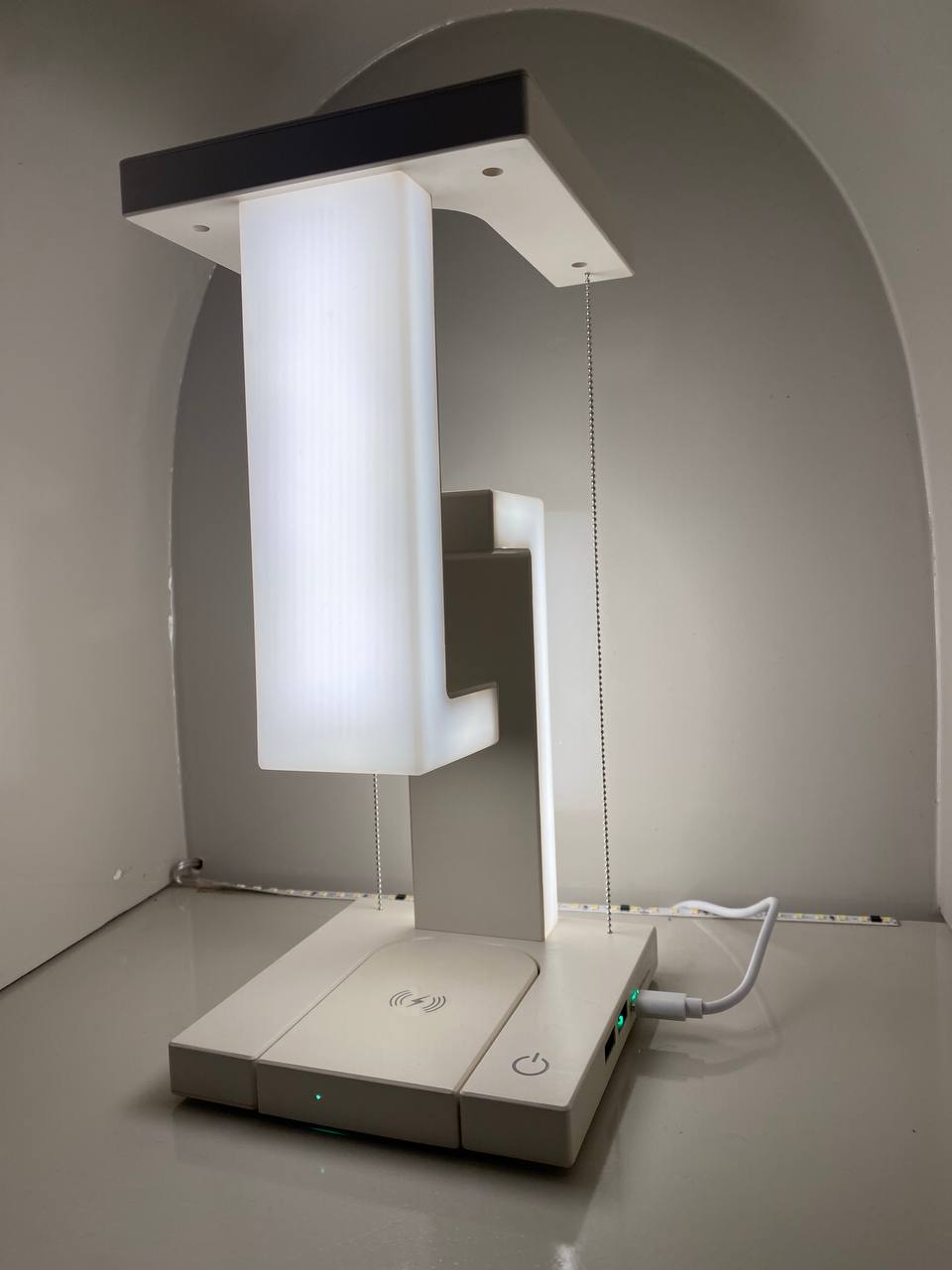 Lampara Flotante con Base Carga Inalámbrica